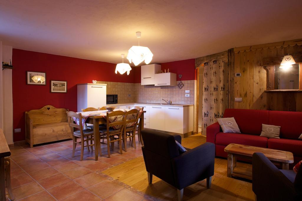 Maison Peroulaz Charvensod Rum bild