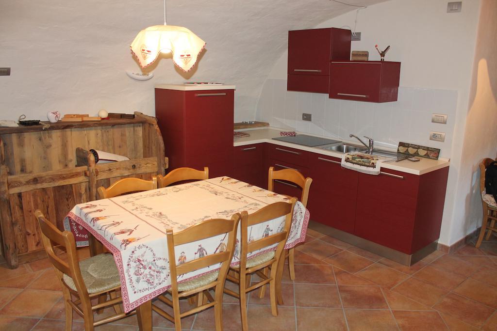 Maison Peroulaz Charvensod Rum bild